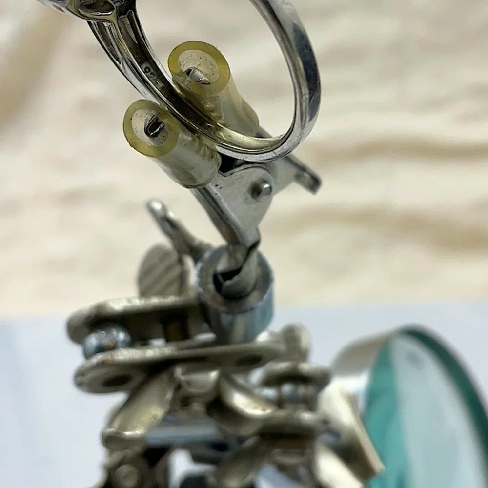 Vtg. Sterling Silver Ring With Blue & White Sapphires. Ring Size 8 - Picture 8 of 9